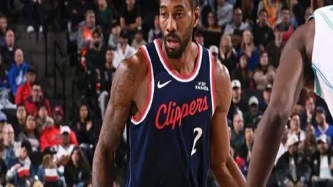 泪目！异国影院中留学生齐声响起，引发全场共鸣！